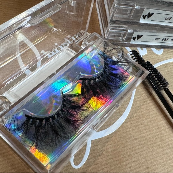 ✨1-10 or 2-18✨25mm 👌🏼Quality Lashes (comes with spool and info on upkeep) - Picture 9 of 15